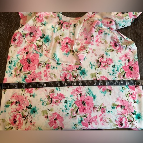 Pink Lily “I Don’t Kiss and Tell” Floral‎ Blouse - Picture 9 of 12